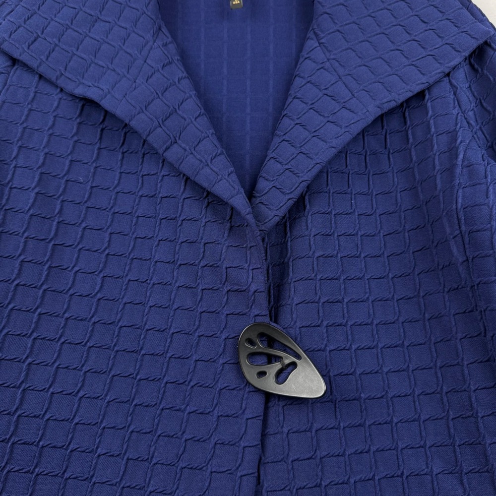 IC by Doni Knits Women's Navy Textured Jacket Statement Button Size S - Picture 5 of 10